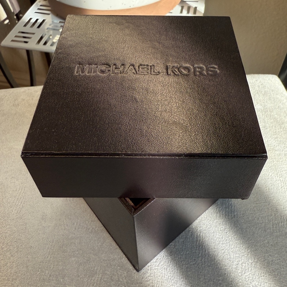 Michael Kors Brown Watch Box - Picture 13 of 16
